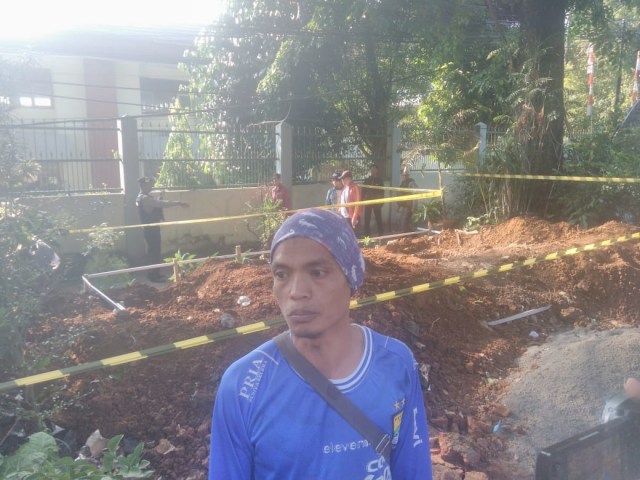 Kardus mencurigakan ditemukan di Jalan Pajajaran Bogor (Foto: Rachmadin Ismail/kumparan)