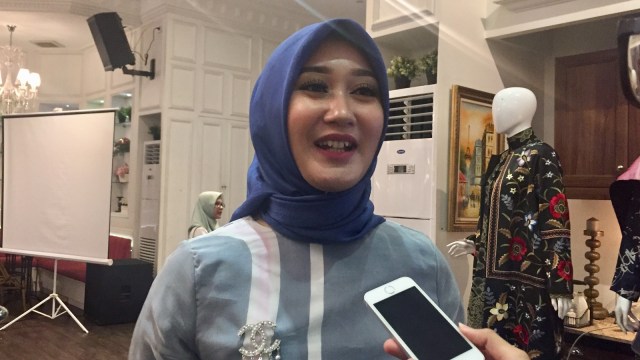 Dian Pelangi di Press Conference Contemporary Muslim Fashion, Jakarta, Selasa (18/9/2018). (Foto: Ratmia Dewi/kumparan)