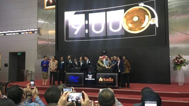PT Pratama Nusa Abadi (kiri) dan PT Arkadia Digital Media (kanan) catatkan saham perdana di Bursa Efek Indonesia, Jakarta, Selasa (18/9/2018). (Foto: Elsa Toruan/kumparan)