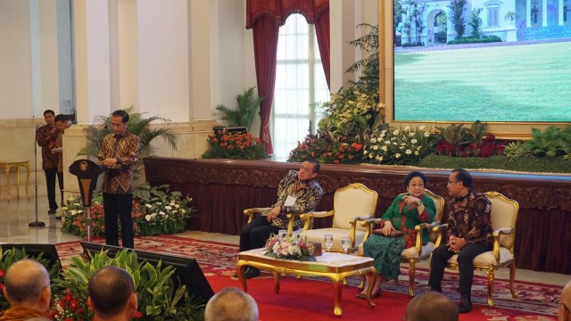 Presiden RI, Joko Widodo, memberikan sambutan di Munas ke-1 Permabudhi di Istana Negara, Jakarta, Selasa (18/9/2018). (Foto: Yudhistira Amran Saleh/kumparan)
