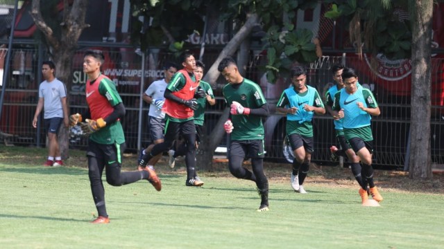 Timnas Indonesia U-19 melakoni sesi latihan di Lapangan B Kompleks Stadion Utama Gelora Bung Karno (SUGBK), Senayan, Jakarta Pusat, Selasa (18/9/2018).  (Foto: Alan Kusuma/kumparan)