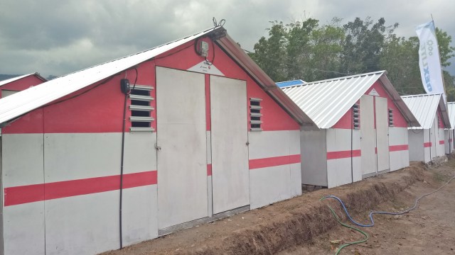 Penampakan Rumah Transisi yang dibangun PT Pertamina untuk korban gempa Lombok, Selasa (18/9/2018). (Foto: Nabilla Fatiara/kumparan)
