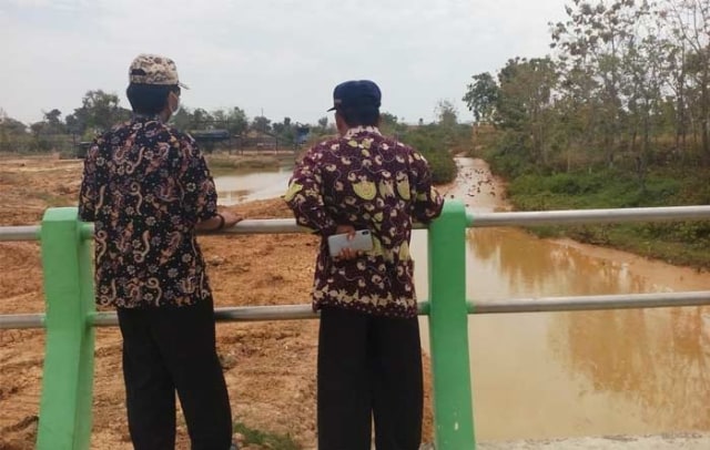 Limbah Pasir Bikin Sungai di Tuban Dangkal, Sapi Pun Ogah Minum