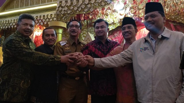 10 Kepala Daerah di Sumbar Deklarasikan Dukung Jokowi-Ma'ruf	