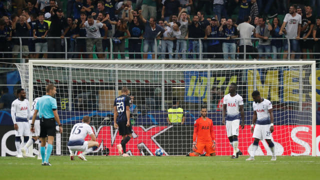 Tottenham Hotspur telan kekalahan 1-2 dari Inter Milan di laga Grup B Liga Champions 2018/19. (Foto: REUTERS/Stefano Rellandini)