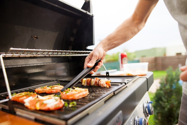 6 Tips Membersihkan Peralatan Dapur Sesuai Bahannya (114218)