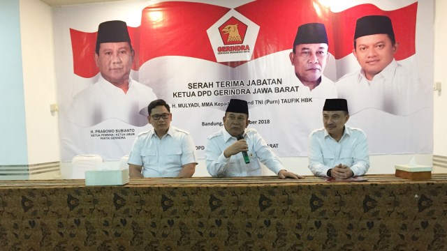 Serah terima jabatan ketua DPD Gerindra Jabar, di Kantor DPD Gerindra Jabar, Kota Bandung, Rabu (19/9/2018).  (Foto: Iqbal Tawakal/kumparan)