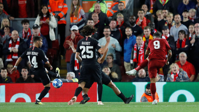 Roberto Firmino mencetak gol kemenangan Liverpool atas PSG. (Foto: Phil Noble/Reuters)