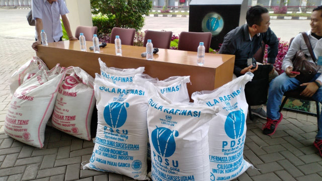 Rilis Bareskrim kasus penipuan gula rafinasi di pabrik PT PDSU, Cilegon, Banten (Foto: Fadjar Hadi/kumparan)
