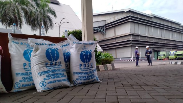 Rilis Bareskrim kasus penipuan gula rafinasi di pabrik PT PDSU, Cilegon, Banten (Foto: Fadjar Hadi/kumparan)