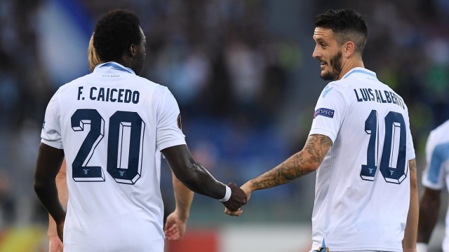 Luis Alberto berterima kasih pada Felipe Caicedo atas assist yang dia berikan. (Foto: Reuters/Alberto Lingria)