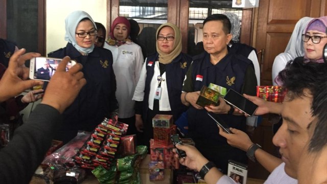 Penemuan obat ilegal oleh BPOM di kelurahan sukapura kecamatan Cilincing, Jakarta Utara. (Foto: Dofa/kumparan)