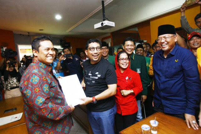 Foto: Tim Kampanye Daerah Jawa Timur Jokowi-Ma'ruf Daftar ke KPU (2)