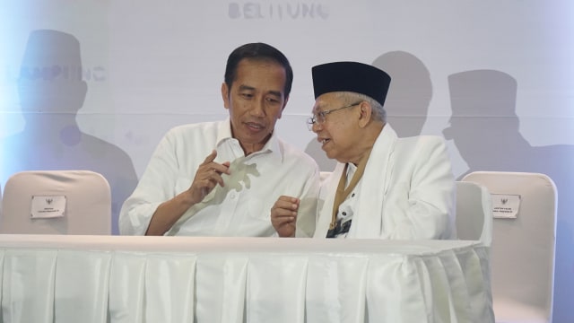 Jokowi-Ma'ruf di pengundian dan penetapan nomor urut pasangan calon presiden dan wakil presiden pemilihan umum tahun 2019 di KPU. (Foto: Irfan Adi Saputra/kumparan)