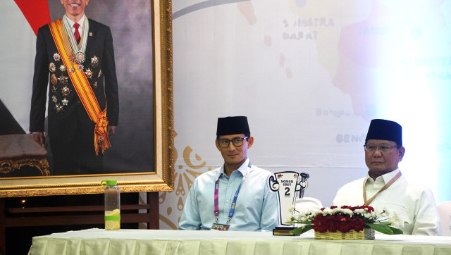 Prabowo-Sandi di pengundian dan penetapan nomor urut pasangan calon presiden dan wakil presiden pemilihan umum tahun 2019 di KPU. (Foto: Irfan Adi Saputra/kumparan)