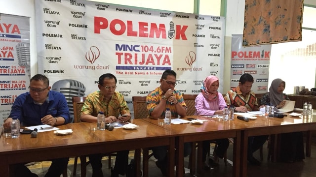 Diskusi Polemik tajuk KAMPANYE ASYIK, DAMAI, & ANTI HOAX di Warung Daun, Cikini, Jakarta Pusat, Sabtu (22/9/2018). (Foto: Yuana Fatwalloh/kumparan)