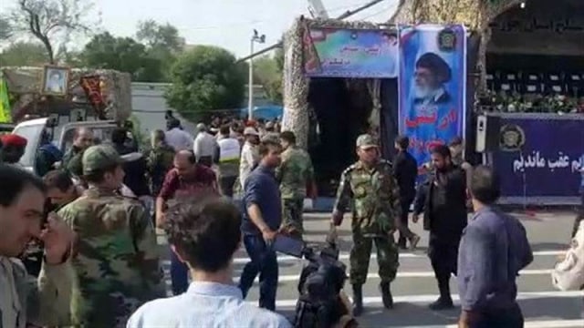 Penembakan di parade militer Iran. (Foto: Tasnim News Agency/via REUTERS)