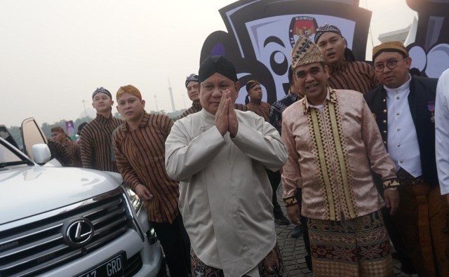 Prabowo tiba di Monas. (Foto: Fanny Kusumawardhani/kumparan)