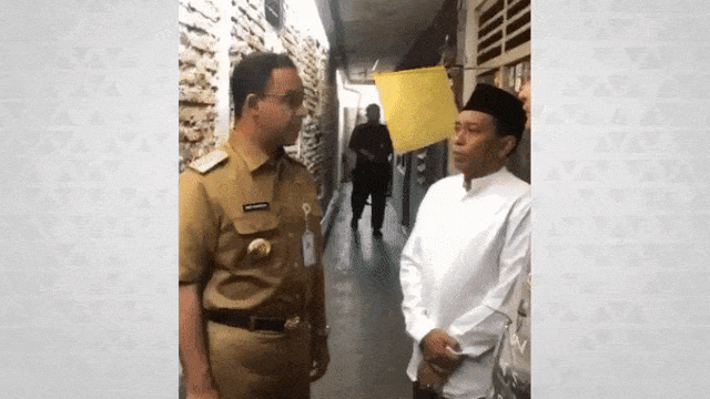 Gubernur DKI Jakarta Anies Baswedan melayat ke rumah duka Haringga Sirla, Senin (24/9). (Foto: Dok. Pemprov DKI Jakarta)