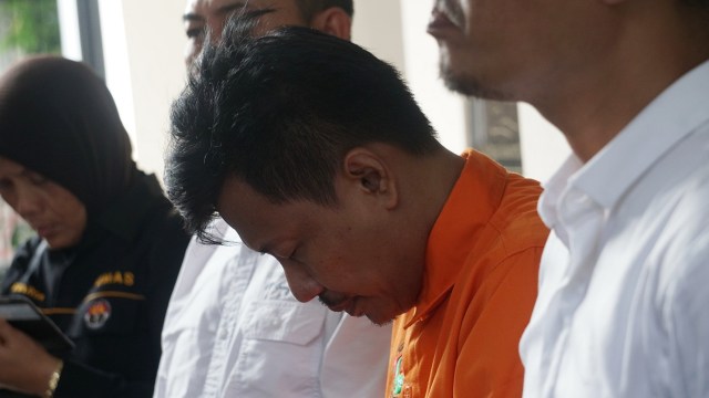 Komika Dhimas Mudiarto Ramelan alias Mudy Taylor saat rilis kasus Narkoba di Polda Metro Jaya, Jakarta, Senin (24/9). (Foto: Fanny Kusumawardhani/kumparan)