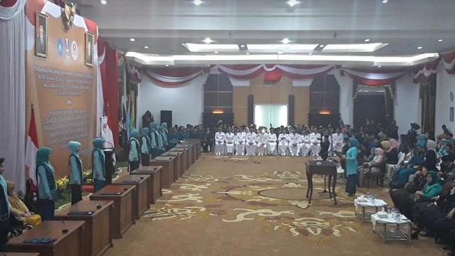 Lantik 12 Kepala Daerah Baru di Jatim, Begini Pesan Gubernur Soekarwo