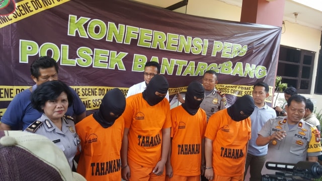 Rilis pelaku perusakan SMK Pijar Alam di Polsek Bantargebang, Bekasi (Foto: Dok. Polsek Bantar Gebang)