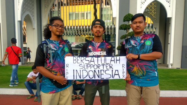 Suporter Indonesia di Malaysia kirimkan pesan perdamaian. (Foto: Haikal Pasya/kumparan)