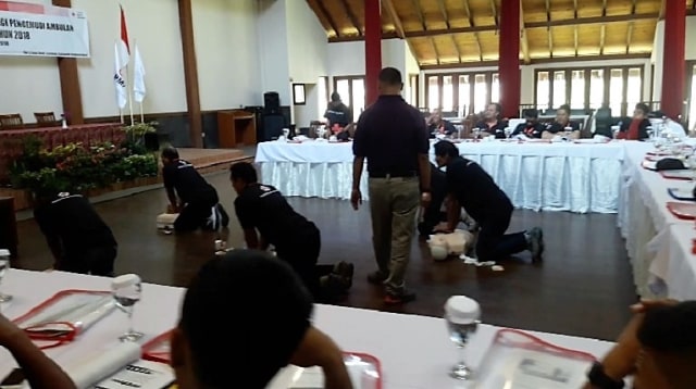 Sopir Ambulans Kota Bandung Dapat Pelatihan Pertolongan Pertama
