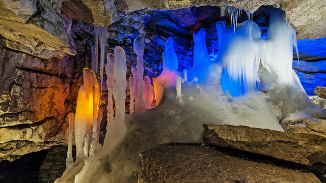 Gua Es Kungur, Ruang Karst Terbesar di Rusia