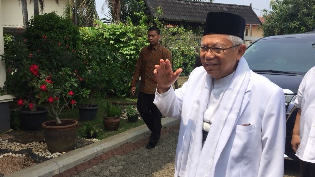 Ma’ruf Amin tiba di kediaman Gus Dur di Ciganjur, Jakarta Selatan, Rabu (26/9/2018). (Foto: Raga Imam/kumparan)