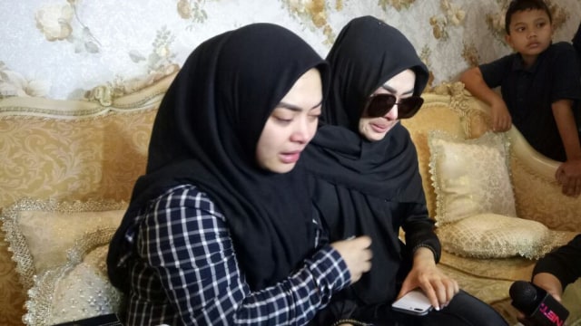 Aisyahrani dan Syahrini (Foto: D.N Mustika/kumparan)