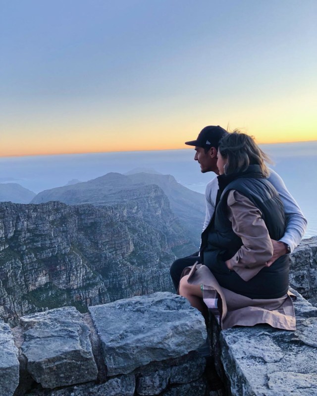 Jessica Iskandar dan Richo Kyle di Table Mountain National Park (Foto: Instagram (@inijedar))