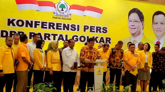 Konferensi pers Ketum Golkar Airlangga Hartarto "Bantahan Pemberitaan Majalah dan Koran Tempo" di Kantor DPP Golkar Jakarta Barat. Foto: Maulana Ramadhan/kumparan