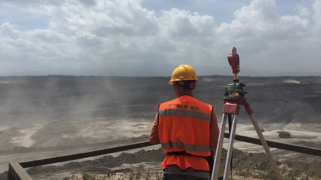 Tambang batu bara PT Tunas Inti Abadi (TIA) di Tanah Bumbu, Kalimantan Selatan. (Foto: Ema Fitriyani/kumparan)