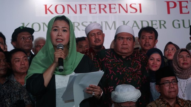 Yenny Wahid mewakili keluarga besar dan simpatisan Gus Dur mendeklarasikan dukungan terhadap pasangan calon presiden nomor urut satu yaitu Joko Widodo dan Ma'ruf Amin di Jakarta, Rabu (26/9/2018). (Foto: Fanny Kusumawardhani/kumparan)