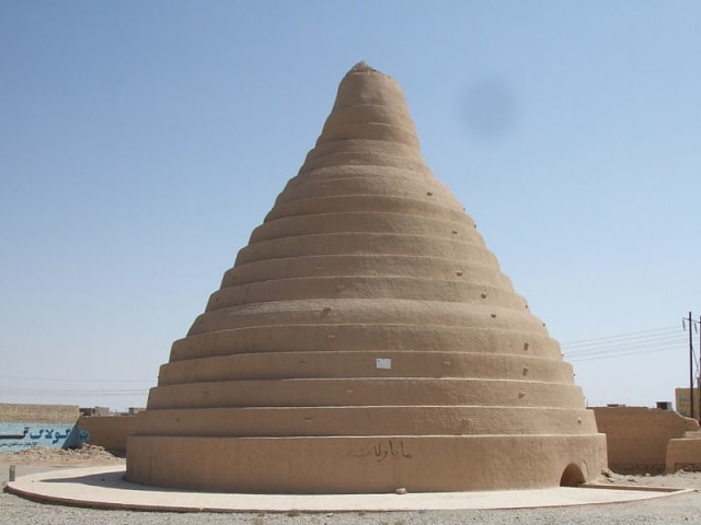 Yakhchal, bangunan kuno Persia (Foto: flickr/ Eupalinos Ugajin)