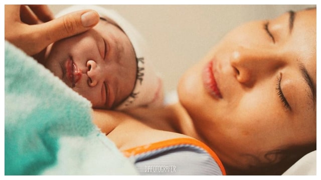 Putri Marino melahirkan anak pertama (Foto: Dok Dia Fotografer)