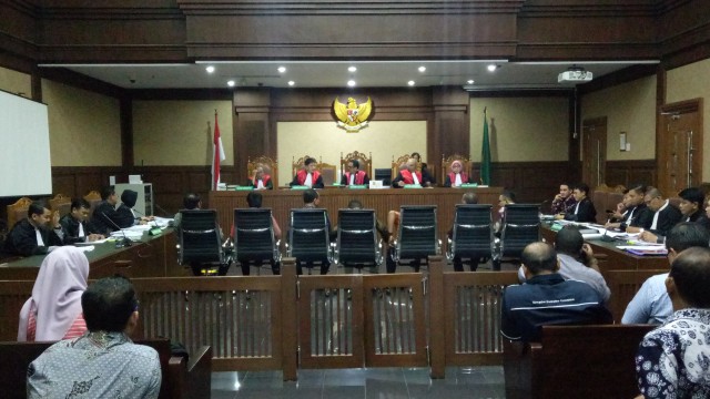 Persidangan kasus perkara korupsi dengan terdakwa Gubernur Provinsi Jambi nonaktif, Zumi Zola di Pengadilan Tipikor Jakarta (Foto: Aprilandika Pratama//kumparan)