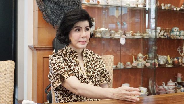 Pengacara Hotma Sitompul ke Desiree Tarigan: Kembalilah, Tinggalkan Hotman Paris (2)