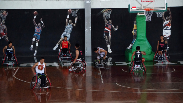 Atlet basket Asian Para Games saat melakukan latihan. (Foto: Aditia Noviansyah/kumparan)