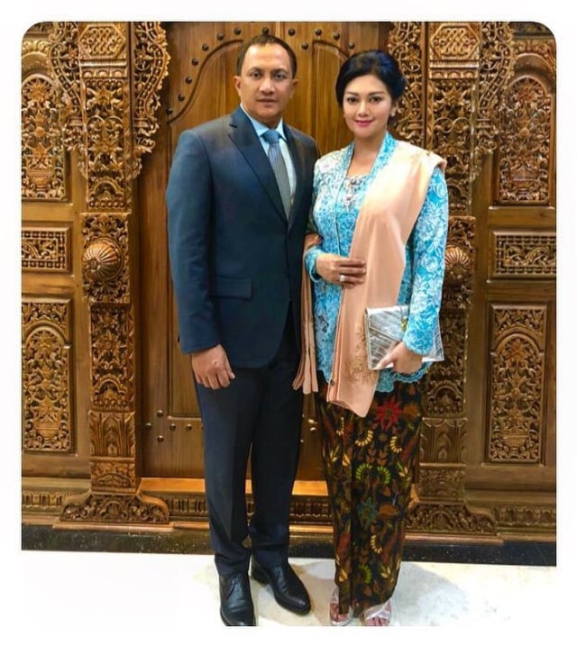 Gaya Pakaian Formal Wanita Ke Pejabat