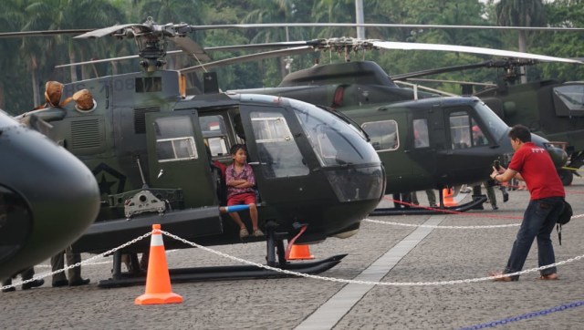 Suasana pameran Alat Utama Sistem Persenjataan (Alutsista) di Silang Monas, Jakarta, Kamis (27/9). Foto: Jamal Ramadhan/kumparan
