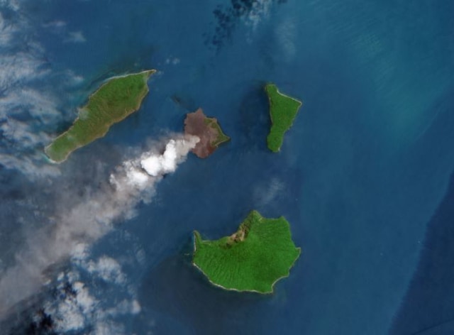 Foto Anak Krakatau diambil oleh instrumen Multi Spectral Instrument (MSI) di satelit Sentinel-2 milik Badan Antariksa Eropa (ESA). (Foto: ESA)