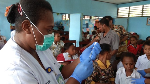 Imunisasi MRP di Kabupaten Jayapura Lampaui Target