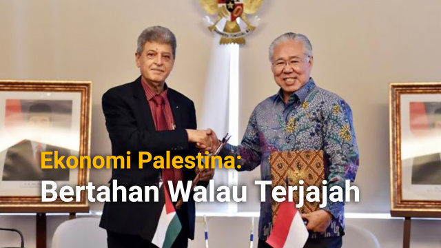 Duta Besar Palestina untuk Indonesia, Zuhair Al Shun (kiri), menandatangani perjanjian kerja sama perdagangan dengan Indonesia, yang diwakili Menteri Perdagangan, Enggartiarto Lukita.
 (Foto:  Dok. Kemendag)
