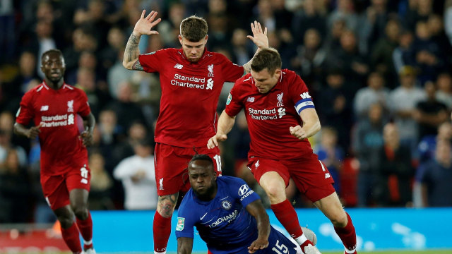 Liverpool melawan Chelsea. (Foto: REUTERS/Andrew Yates)