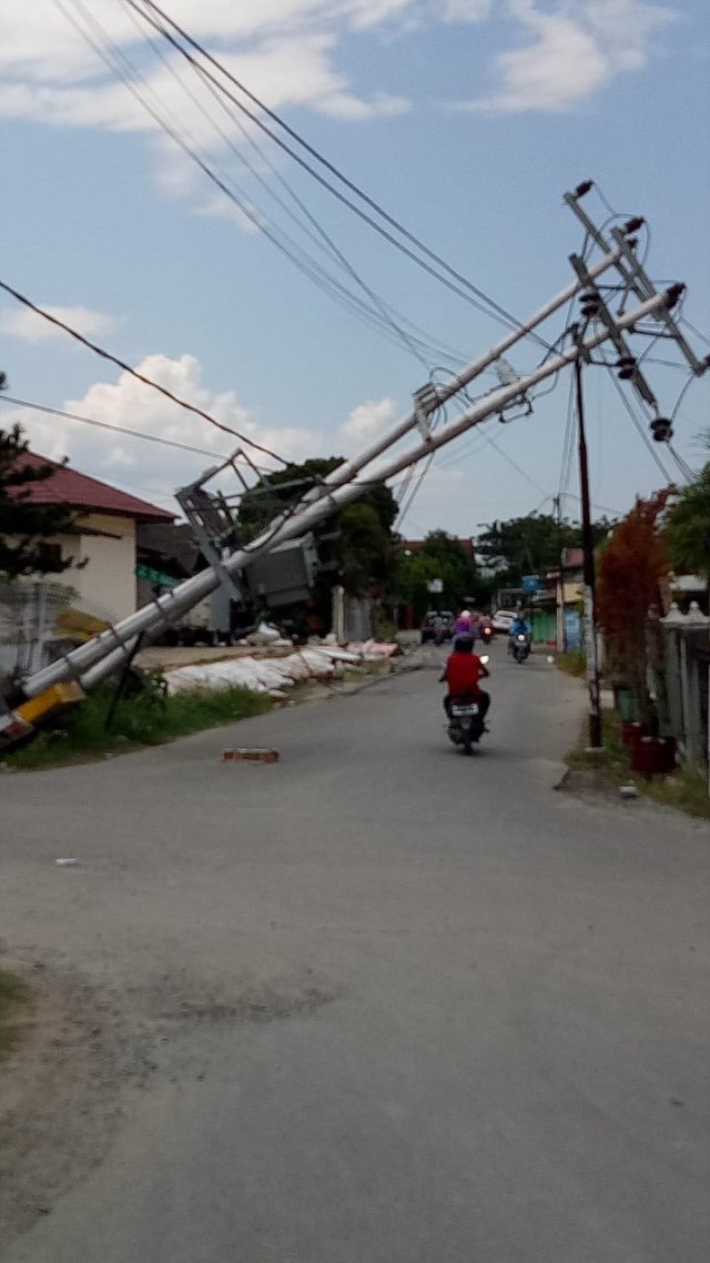 Kerusakan infrastruktur kelistrikan pasca gempa di Donggala dan Palu. (Foto: Dok. PLN)