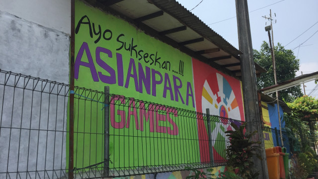 Mural Asian Para Games 2018 di Lenteng Agung, Minggu (30/09/2018). (Foto: Raga Imam/kumparan)