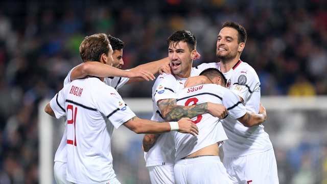 Para pemain AC Milan merayakan gol Suso ke gawang Sassuolo. (Foto: Albergo Lingria/Reuters)