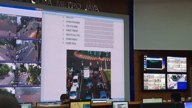Contoh surat tilang CCTV (ETLE), Senin (1/10/2018). Foto: Fadjar Hadi/kumparan